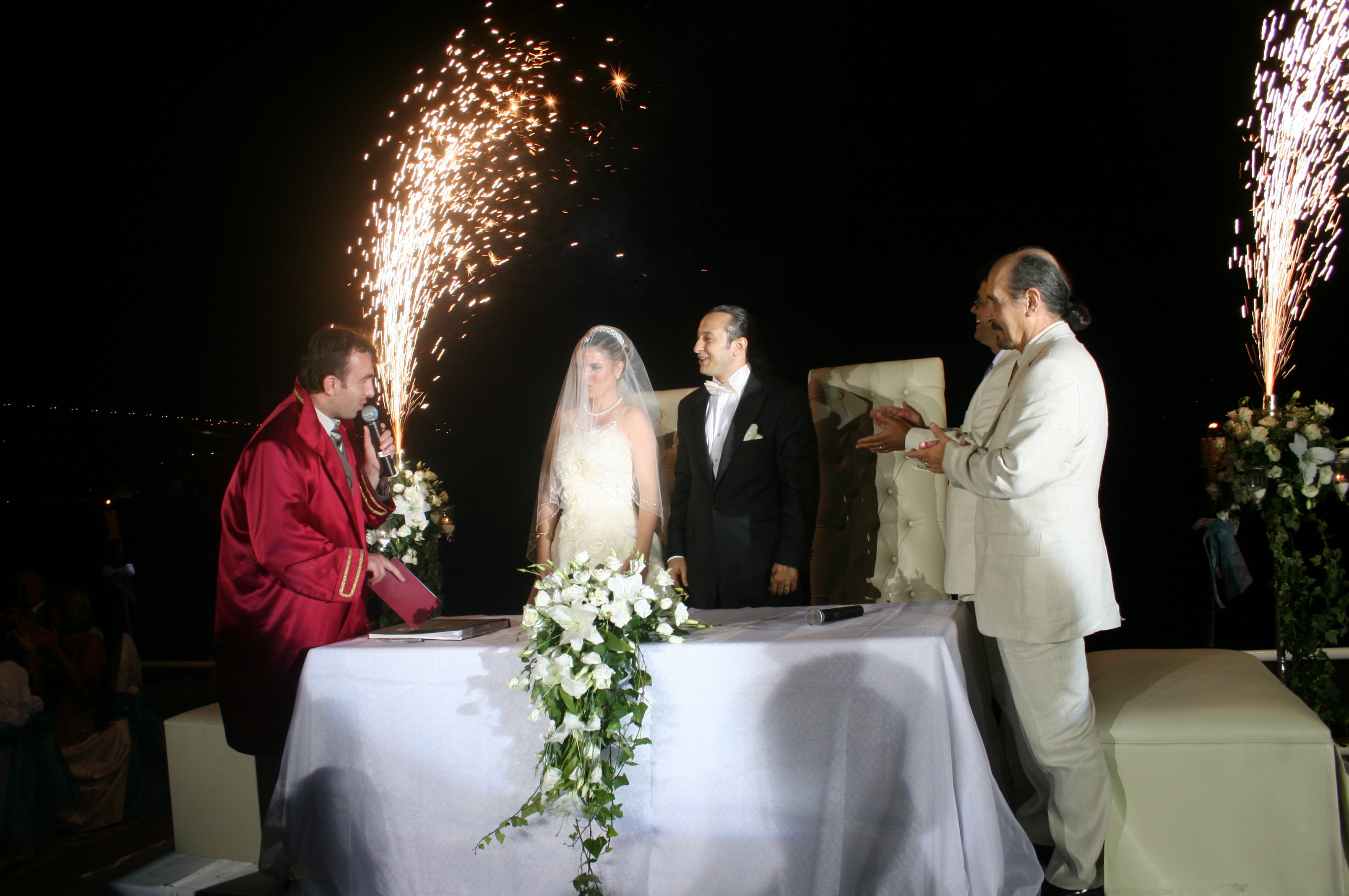 HAVAÝ FÝÞEK (PÝROTEKNÝK GÖRSEL 4)